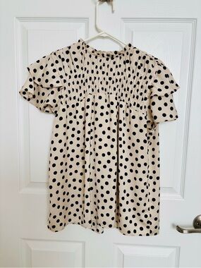 Ann Taylor Beige Polka Dot Smocked Flutter Sleeve Top size small